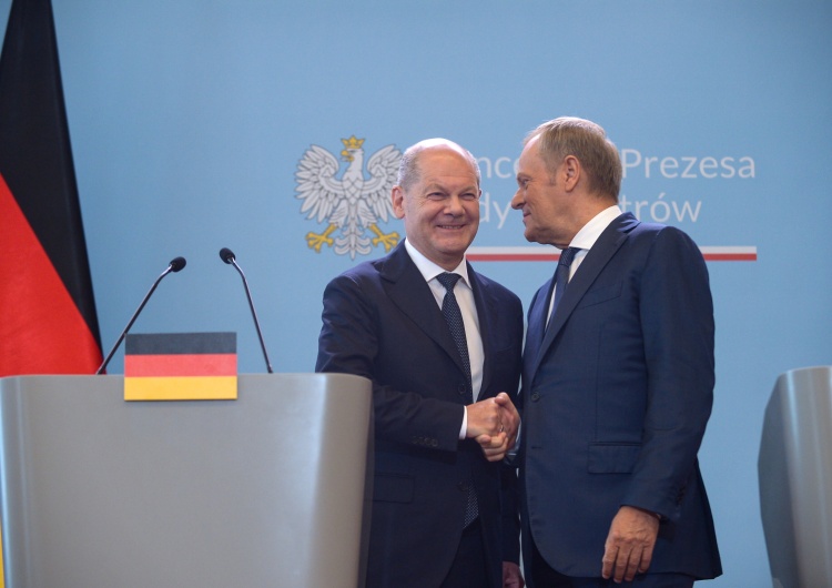 Donald Tusk i Olaf Scholz  Konfederacja oskarża Tuska o bycie „sługą narodu niemieckiego” 