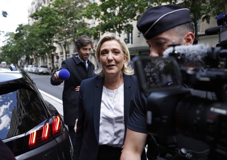 Przewodnicząca Zjednoczenia Narodowego, Marine Le Pen Francja: Lewica i centrum chcą zapobiec zwycięstwu prawicy poprzez szeroką koalicję