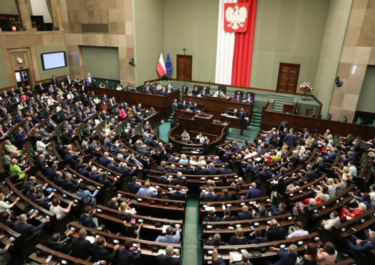 Sejm Czy jesteśmy skazani na politykę, której jedyną treścią są toksyczne, plemienne emocje?