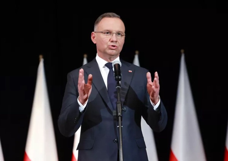 Prezydent Andrzej Duda Prezydent skierował ustawę do TK