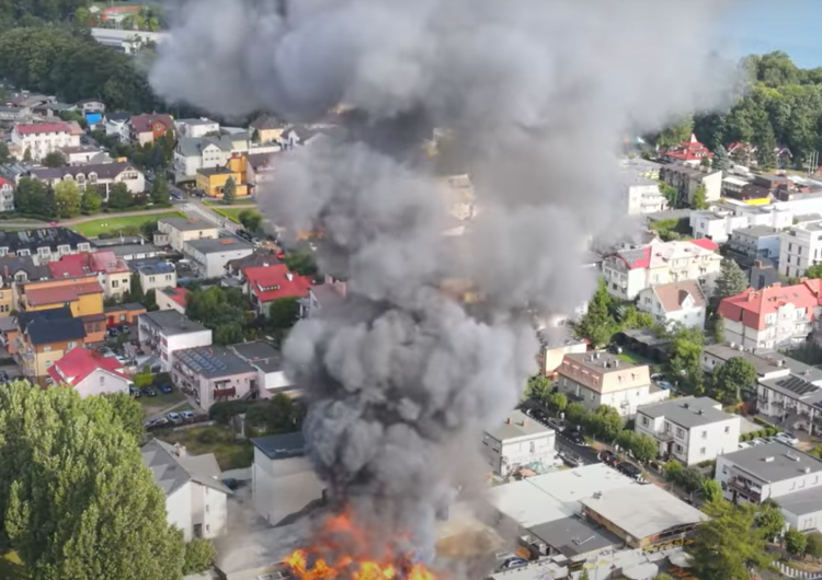 Pożar we Władysławowie Plaga pożarów niszczy Władysławowo [WIDEO]