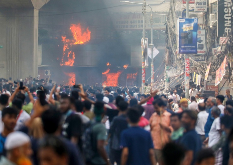 protesty w Bangladeszu  Krwawe protesty w Bangladeszu: 105 osób zginęło podczas starć protestujących z policją 