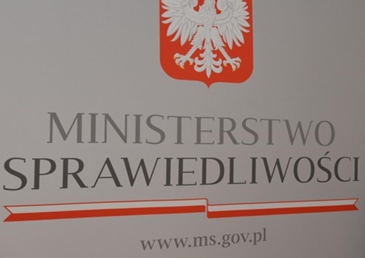 Ministerstwo Sprawiedliwości Ojciec jednej z aresztowanych urzędniczek ujawnia nowe szokujące fakty