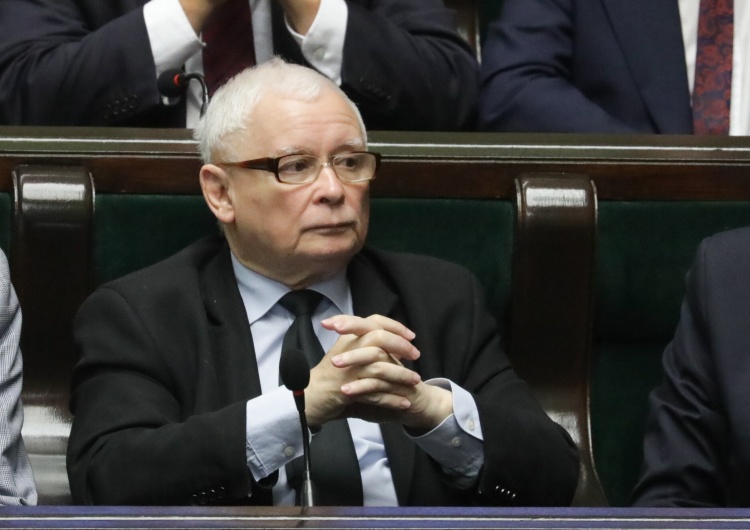 Jarosław Kaczyński  Sejm przyjął dwie ustawy o Trybunale Konstytucyjnym. Prezes Kaczyński komentuje 