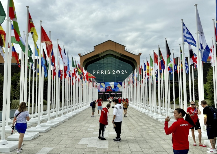 wioska olimpijska Francja. Zmasowany atak w dniu rozpoczęcia igrzysk olimpijskich 