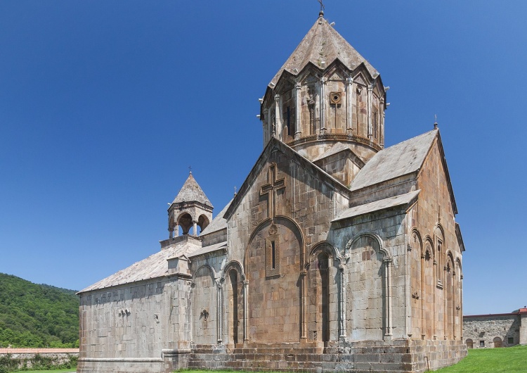 Górski Karabach, Klasztor Gandzasar Barbarzyńskie niszczenie chrześcijańskich zabytków w Karabachu