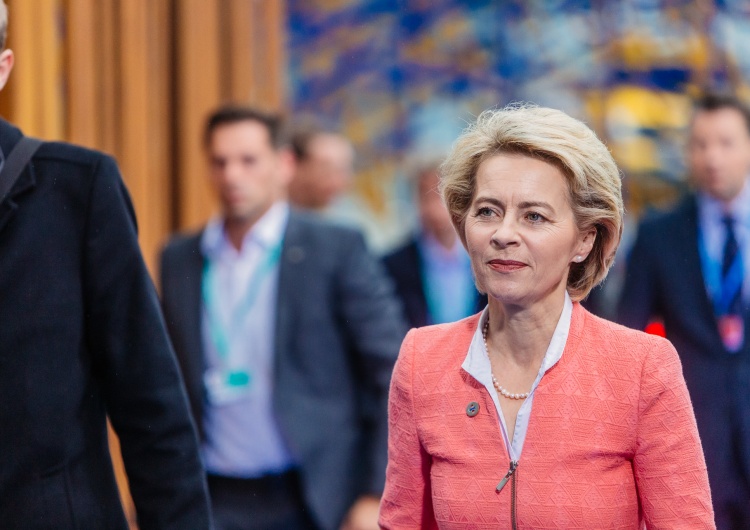 Ursula von der Leyen Politykierzy, a nie urzędnicy: tak wybiera się unijnych komisarzy 