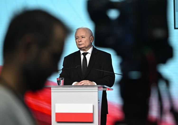 prezes PiS Jarosław Kaczyński Krajowe Biuro Wyborcze wskazuje, że ew. odebranie subwencji PiS to wywrócenie dotychczasowego orzecznictwa