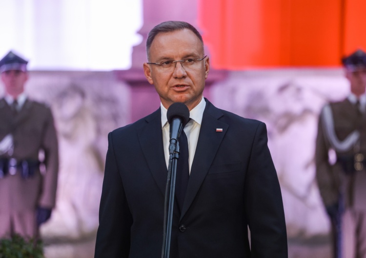 Prezydent RP Andrzej Duda podczas Apelu Pamięci przed Pomnikiem Poległych w 1920 r. na Cmentarzu Wojskowym na Powązkach w Warszawie Prezydent: Polski żołnierz to wywalczył płacąc ogromną cenę