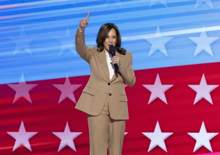 Kamala Harris USA: Darmowe wazektomie i aborcje dla uczestników konwencji Demokratów