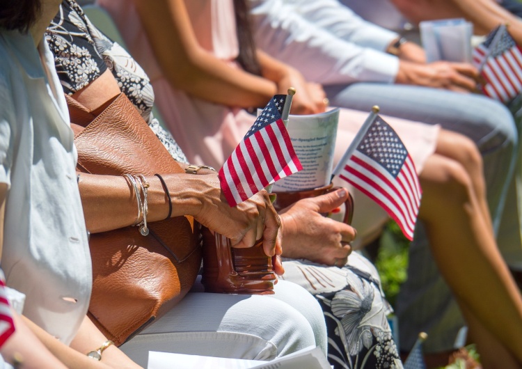 Wyborcy w USA, zdjęcie poglądowe Nieoficjalnie: Kandydat na prezydenta USA rezygnuje z wyścigu o Biały Dom