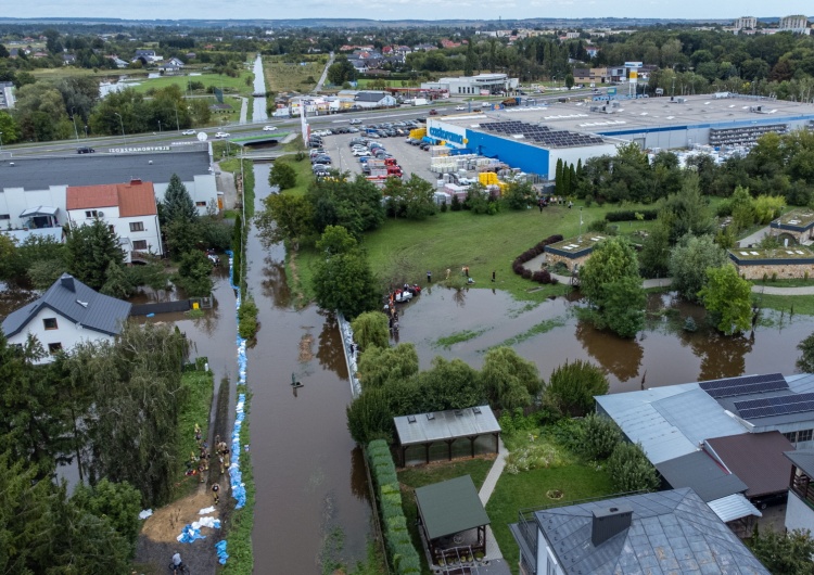 Skutki nawałnicy w Zamościu Ogromne straty po nawałnicy w Zamościu