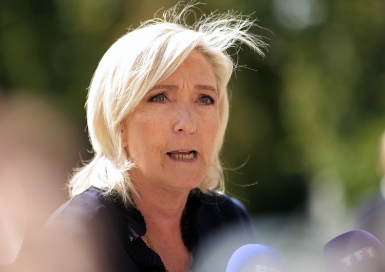 Marine Le Pen Marine Le Pen: Będziemy blokować każdy lewicowy rząd