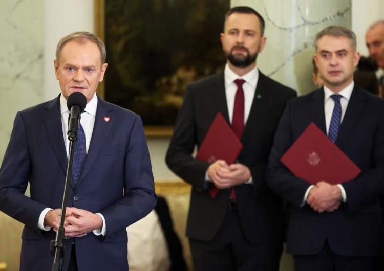 Donald Tusk i wicepremierzy Władysław Kosiniak-Kamysz i Krzysztof Gawkowski „Jestem zdegustowana”. Szanse na kluczową reformę w 2025 r. są bardzo małe