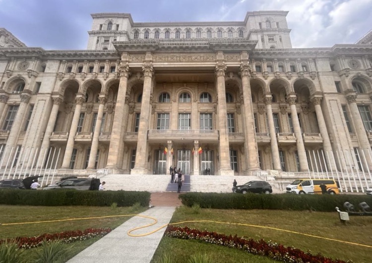 Parlament Rumuński, gdzie odbywa się spotkanie Ruszyły polsko-rumuńskie rozmowy ws. Trójmorza