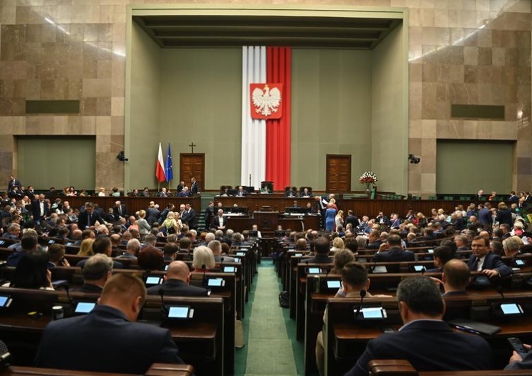 Sejm  Mocny wzrost Konfederacji. Jest sondaż