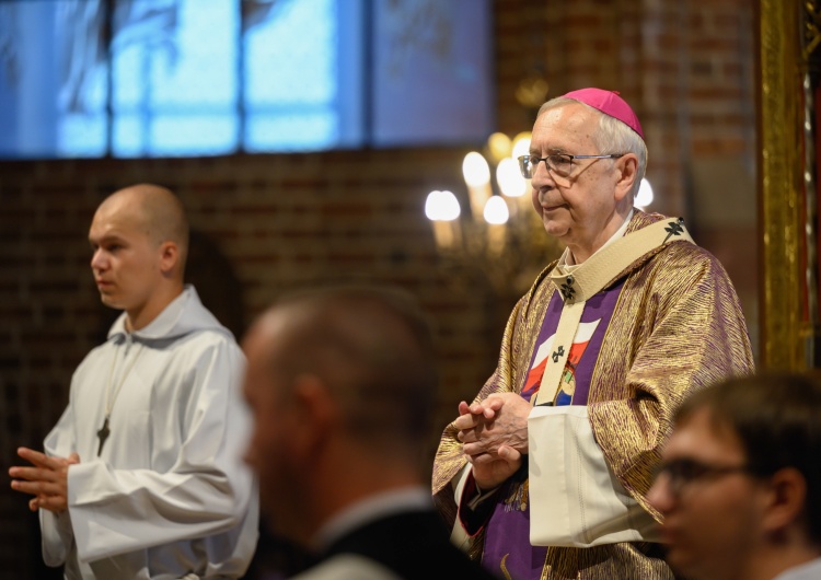 abp Stanisław Gądecki Abp Gądecki na Mszy pogrzebowej: Śp. Patryk Michalski był strażakiem z krwi i kości