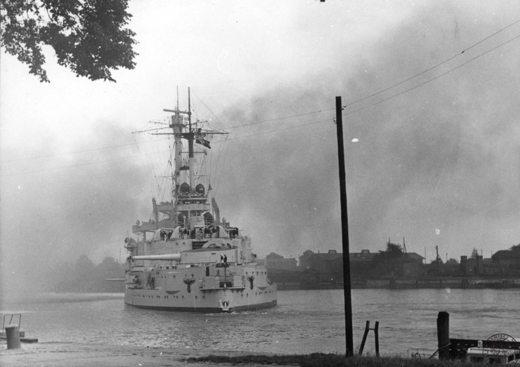 „Schleswig-Holstein” podczas ostrzału Westerplatte 85. lat temu Niemcy zaatakowały Polskę