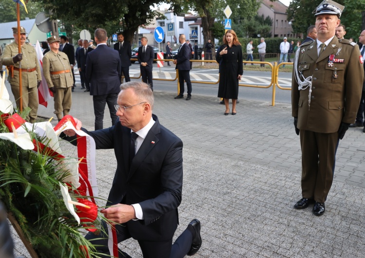 Prezydent Andrzej Duda w Wieluniu Rocznica wybuchu II wojny światowej w Wieluniu. Prezydent Duda: Wybaczyliśmy, choć ból jest