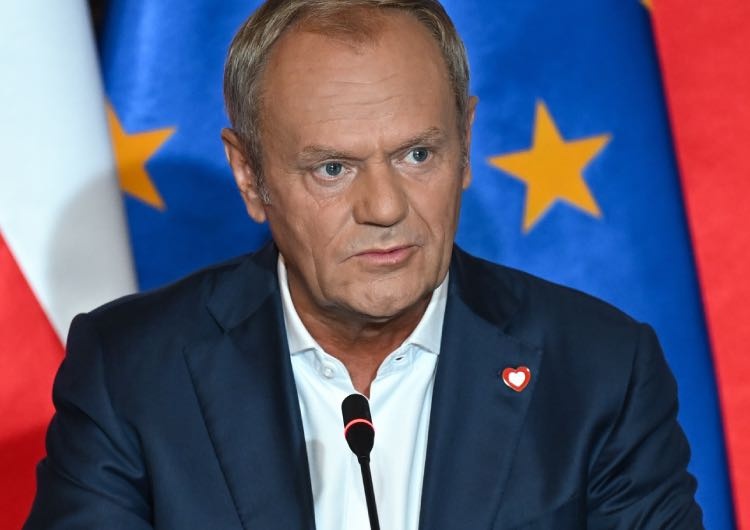 Donald Tusk „Jak wszyscy, to wszyscy”. Minister wzywa Tuska