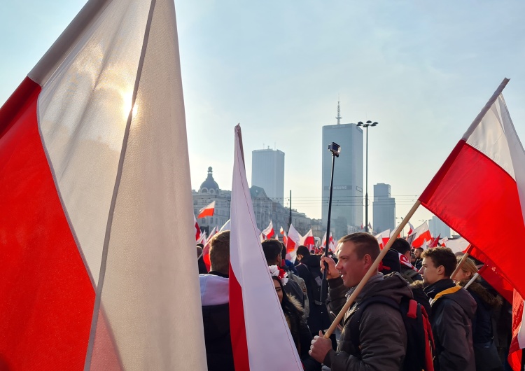 Marsz Niepodległości Siłowe wejście policji do siedziby Marszu Niepodległości. Mamy wypowiedź prezesa Stowarzyszenia