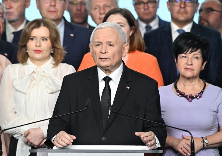 Szef PiS Jarosław Kaczyński Taką kwotę wpłacili sympatycy PiS. Są nowe dane