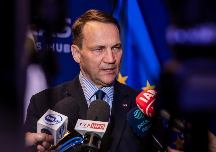 Radosław Sikorski Celebrytka do ministra spraw zagranicznych: Ma pan 24 godziny na przeprosiny