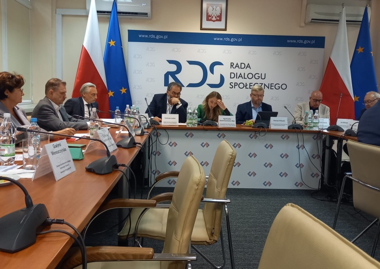 Plenarne posiedzenie Rady Dialogu Społecznego, 9 września 2024 roku Rada Dialogu Społecznego. NSZZ „Solidarność” domaga sie konsultacji planu budżetowo-strukturalnego