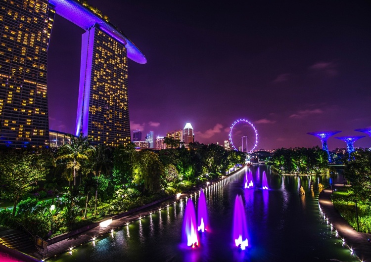 Singapur - Marina Bay W Singapurze Franciszek zostanie uhonorowany nową odmianą orchidei