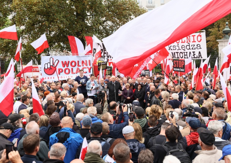 protest PiS Trwa protest przed Ministerstwem Sprawiedliwości