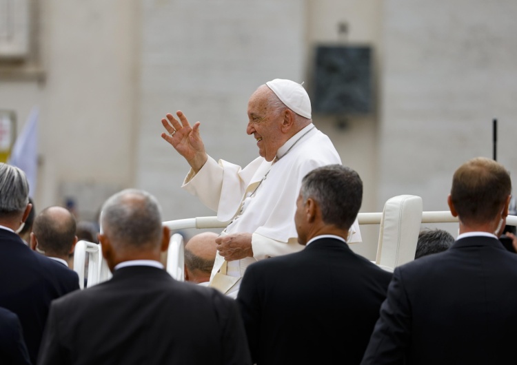 Papież Franciszek Franciszek do polityków: Służyć bogu pieniądza lub władzy jest wielką apostazją