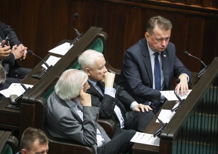 Poseł PiS Ryszard Terlecki, prezes PiS Jarosław Kaczyński i przewodniczący KP PiS Mariusz Błaszczak PiS przekłada swój kongres. Podano nowy termin