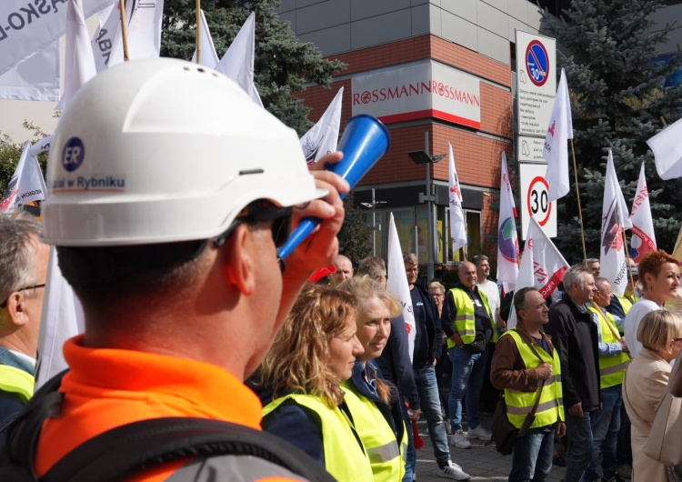 Demonstracja pracowników Elektrowni Rybnik Pracownicy Elektrowni Rybnik demonstrowali w obronie miejsc pracy