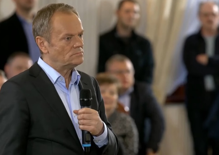 Donald Tusk Marcin Bąk: Efekt kuli śniegowej 