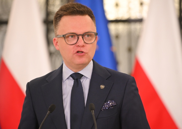 Szymon Hołownia Minister z Polski 2050 rezygnuje. Hołownia wskazuje następcę