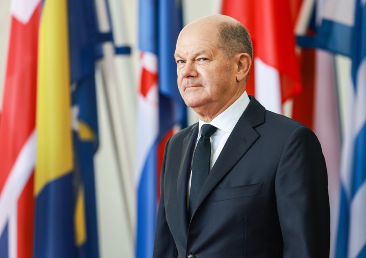 Olaf Scholz Scholz miał zablokować udział Polaków w niemieckiej rafinerii. Szokujące ustalenia eksperta