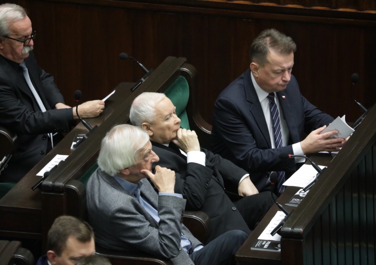 Prezes PiS Jarosław Kaczyński oraz posłowie PiS Mariusz Błaszczak i Ryszard Terlecki Nowe stanowiska w PiS. Jarosław Kaczyński zdecydował