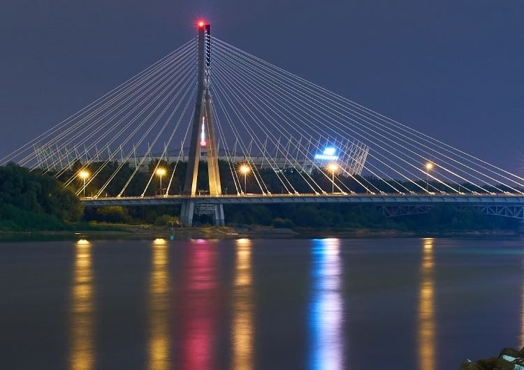 Wisła w Warszawie Wstrząsające odkrycie na brzegu Wisły. Sprawę badają służby 