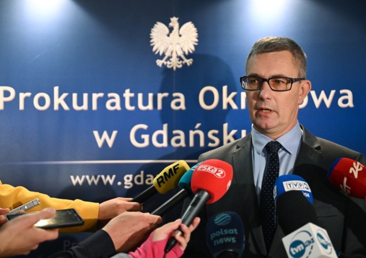 Rzecznik Prokuratury Okręgowej w Gdańsku Mariusz Duszyński na konferencji prasowej w Prokuraturze Okręgowej w Gdańsku Tragiczny karambol na S7. Prokurator odniósł się do nieprawdziwych informacji