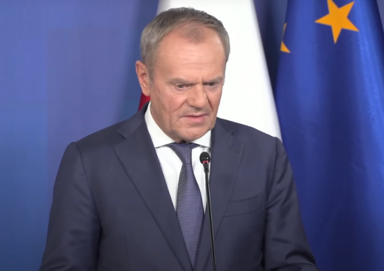 Premier Donald Tusk Dziura w budżecie. Ogromne premie w rządzie Tuska