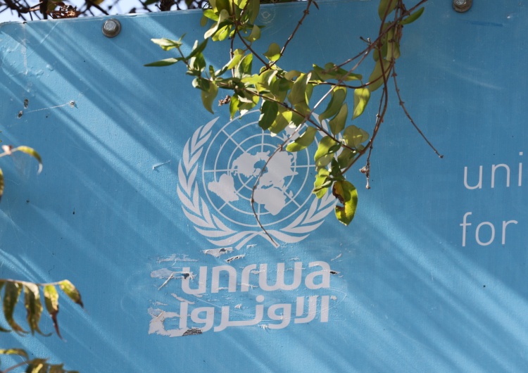 Logo UNRWA w Strefie Gazy 