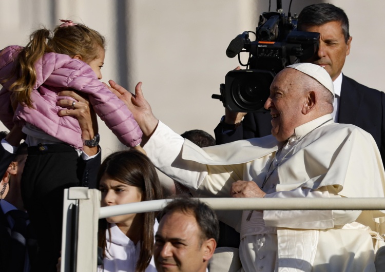 Papież Franciszek  Franciszek: bierzmowanie nie może być „ostatnim namaszczeniem”