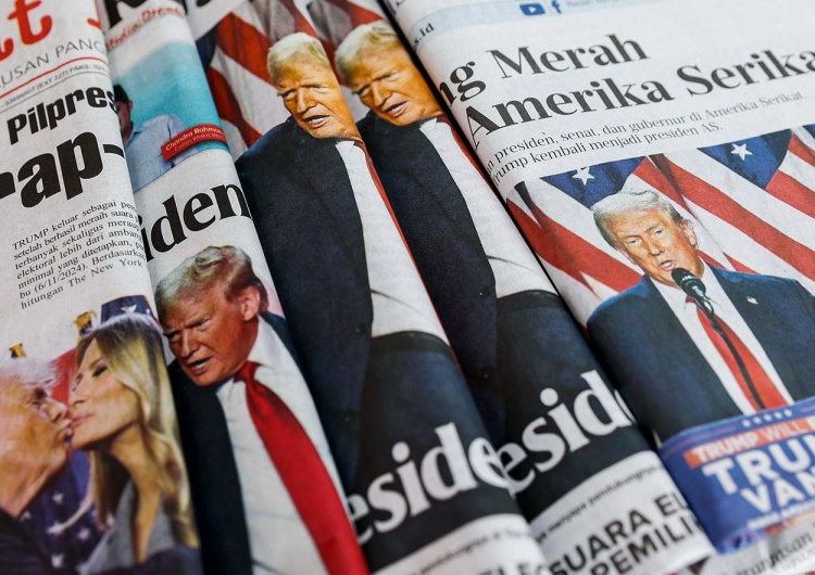 Pierwsze strony indonezyjskich gazet pokazujące zdjęcia prezydenta-elekta USA Donalda J. Trumpa Jacek Matysiak: Trump zwycięzcą, zatrzymany pochód globalistów!