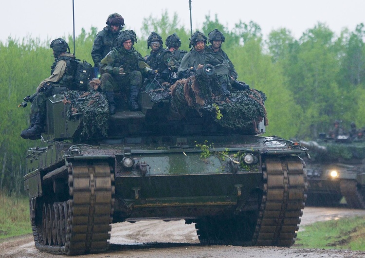 Kanadyjski Leopard 2A4 1000 czołgów i pojazdów wojskowych, śmigłowce, drony, artyleria. Wielkie manewry pancerne NATO na Łotwie