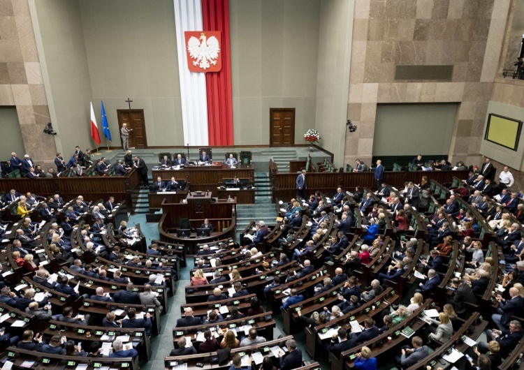 Obrady Sejmu RP Potężny wzrost poparcia dla PiS. Zobacz najnowszy sondaż