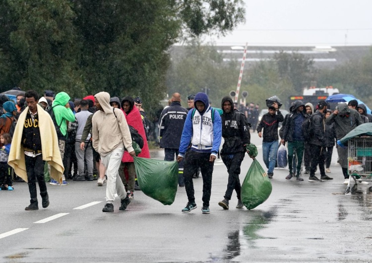 imigranci - zdjęcie ilustracyjne Czy Polska będzie płacić migrantom? Są nowe decyzje