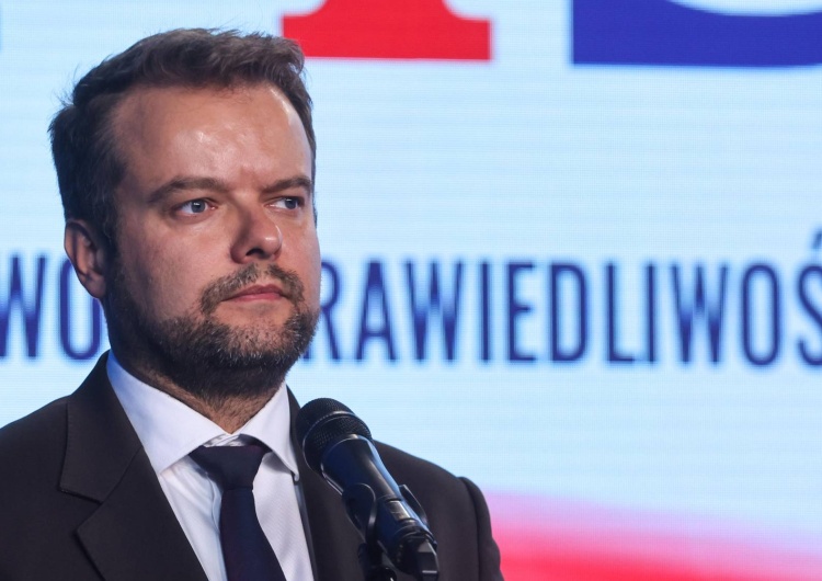 Rafał Bochenek Zamieszanie wokół kandydata PiS na prezydenta. Rzecznik PiS zabiera głos