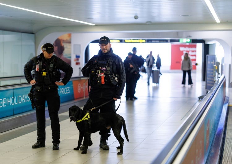 Brytyjska policja na lotnisku Gatwick Kontrolowana eksplozja podejrzanej paczki na stacji kolejowej w Londynie