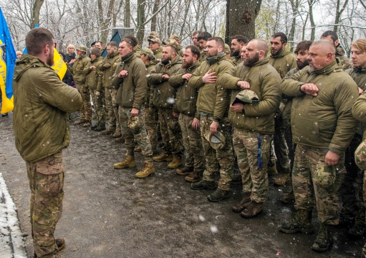 Ukraińscy żołnierze Reuters: Ukraina straciła ponad 40 proc. zajętych terytoriów w obwodzie kurskim