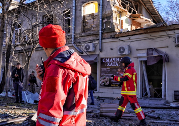 Ukraina, zniszczenia po ataku rakietowym Ukraina: Rosjanie zaatakowali w nocy rekordową liczbą dronów